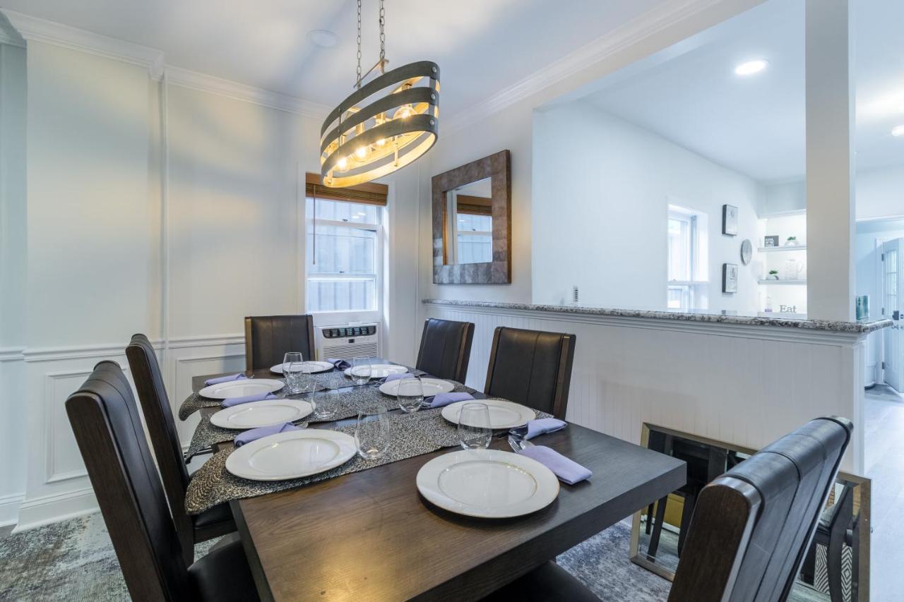 Luxurious Retreat, Parking, Restaurants, Near New Hope, 1mile Delaware River Holiday home *