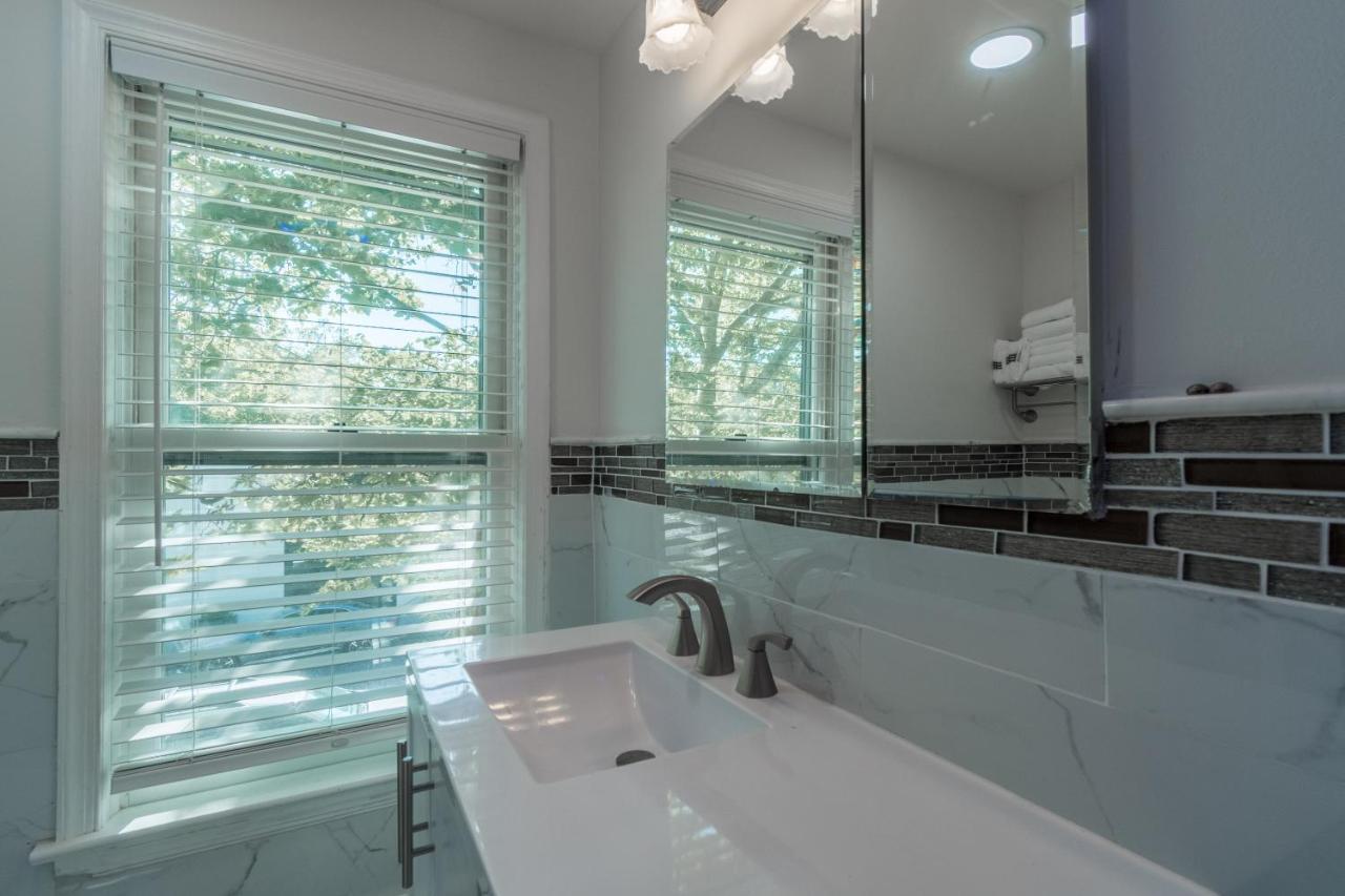 Luxurious Retreat, Parking, Restaurants, Near New Hope, 1mile Delaware River Holiday home Lambertville