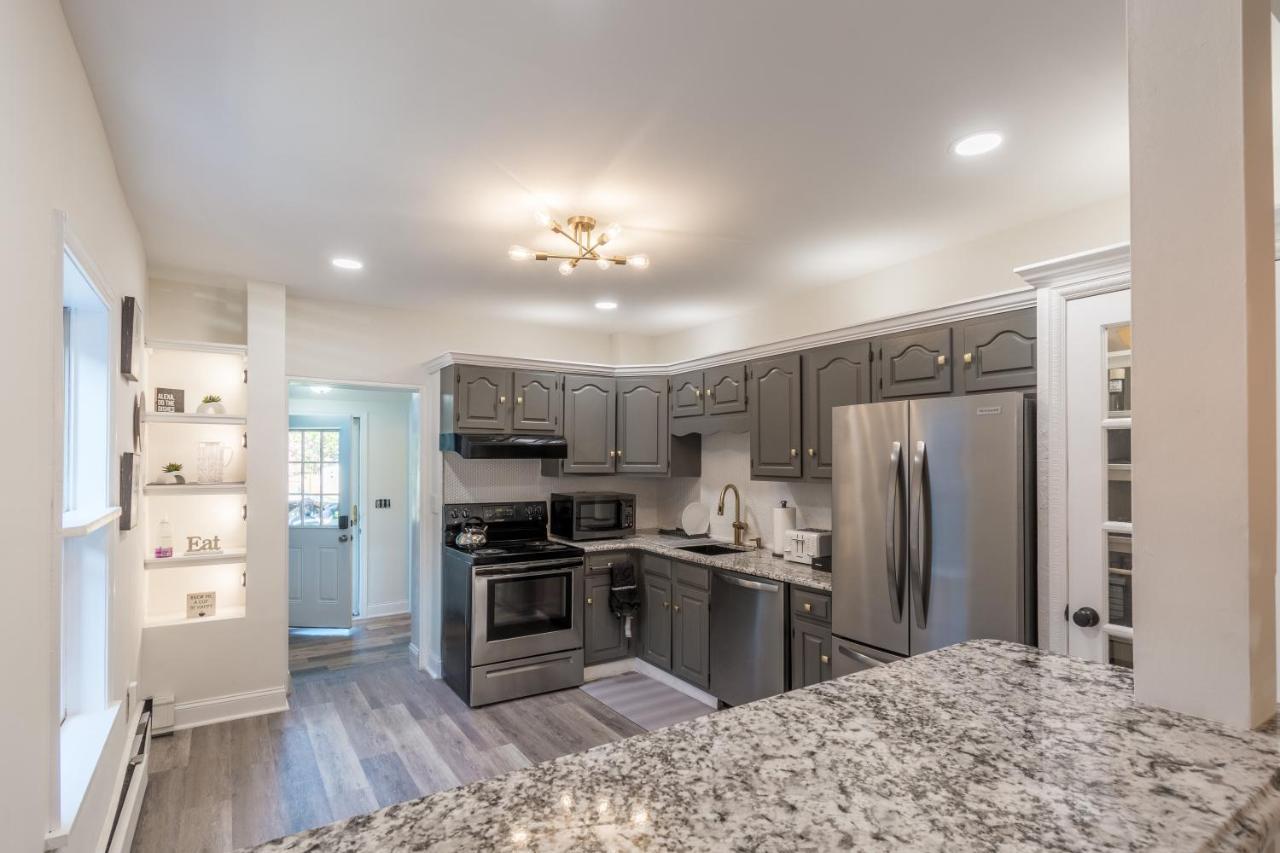 Holiday home Luxurious Retreat, Parking, Restaurants, Near New Hope, 1mile Delaware River *