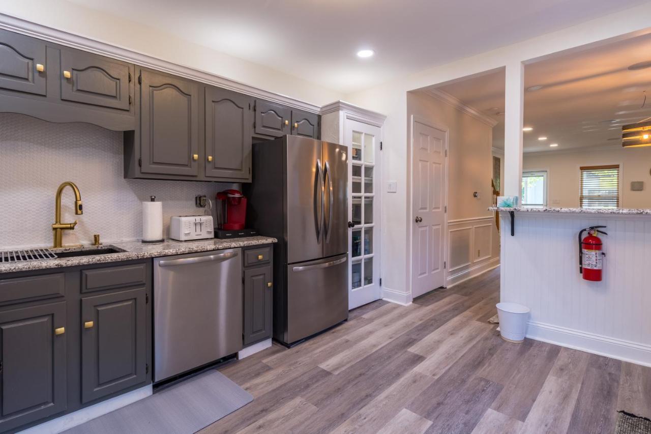 Holiday home Luxurious Retreat, Parking, Restaurants, Near New Hope, 1mile Delaware River Lambertville