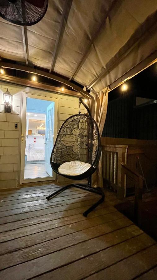 Luxurious Retreat, Parking, Restaurants, Near New Hope, 1mile Delaware River Holiday home